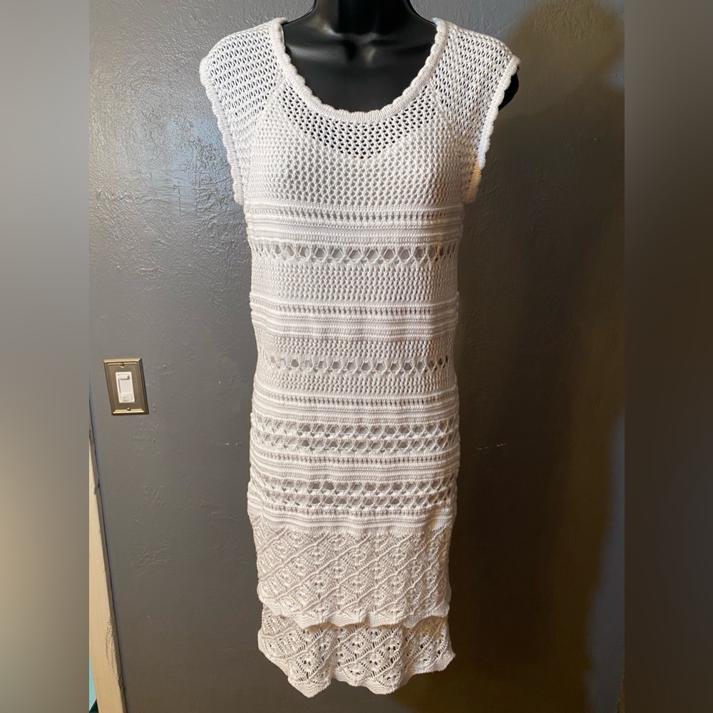 LAUNDRY By Shelli Segal White Crochet Dress With Buttons Down The Back